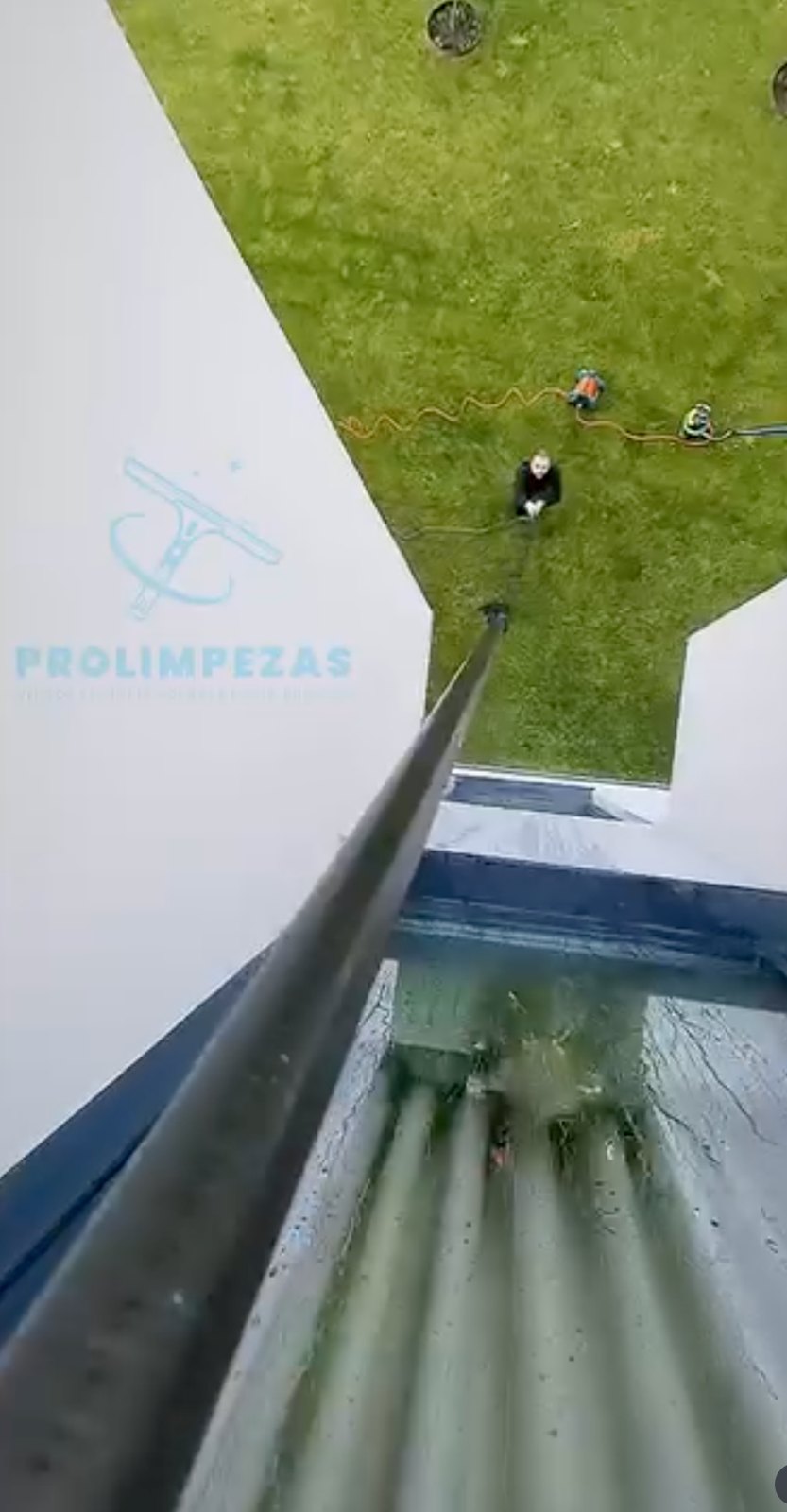 Limpeza exterior em altura